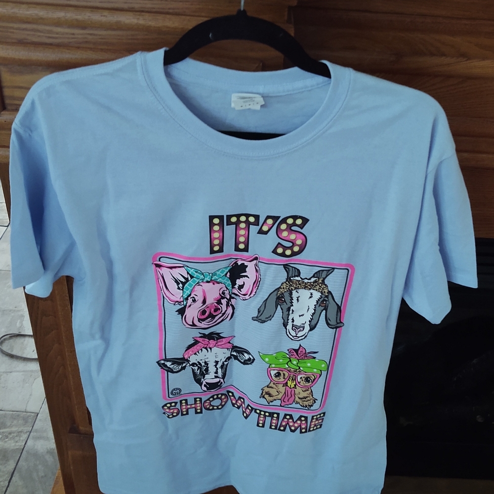 Girly Girl graphic Tee It's Showtime NWOT